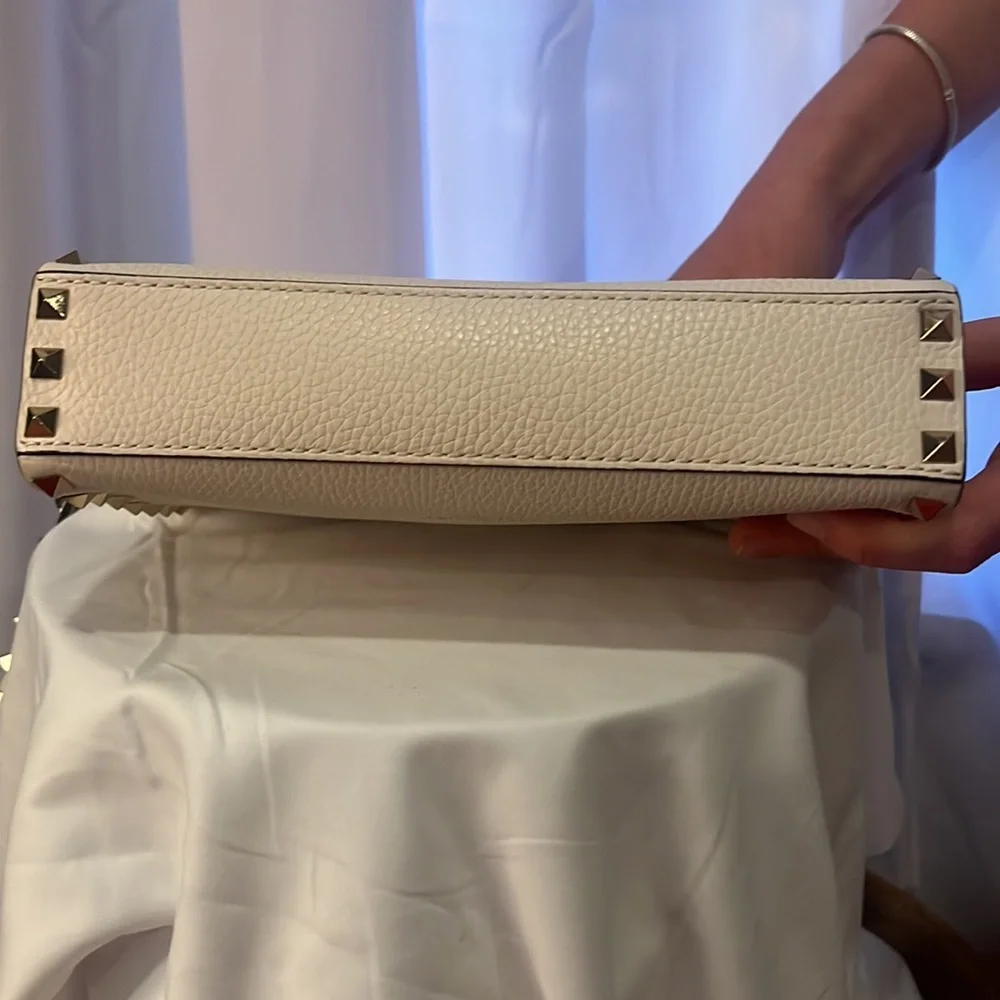 Valentino Garavani Rockstud Crossbody Shoulder Bag Pebble Calf Leather Ivory - Picture 6 of 17